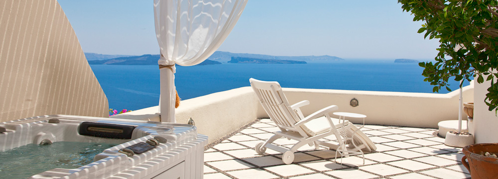 Canaves Oia honeymoon suite