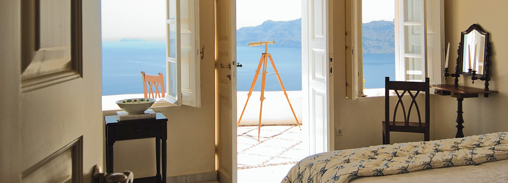 Canaves Oia honeymoon suite
