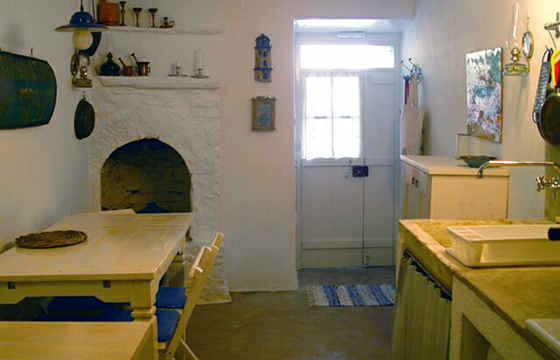 THE HOUSE IN THE CASTLE - KITCHEN